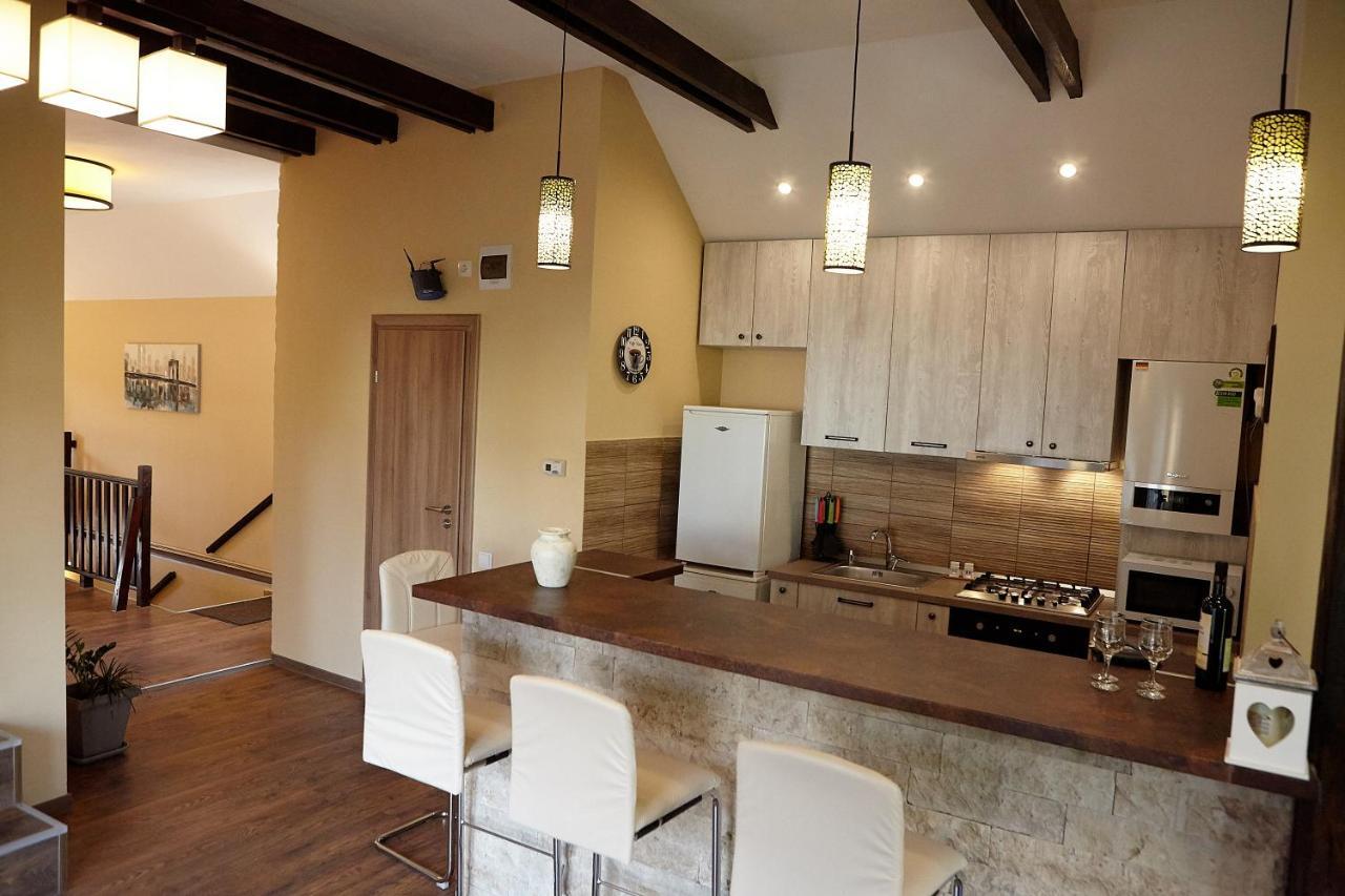 בראשוב Apartament Rozelor מראה חיצוני תמונה
