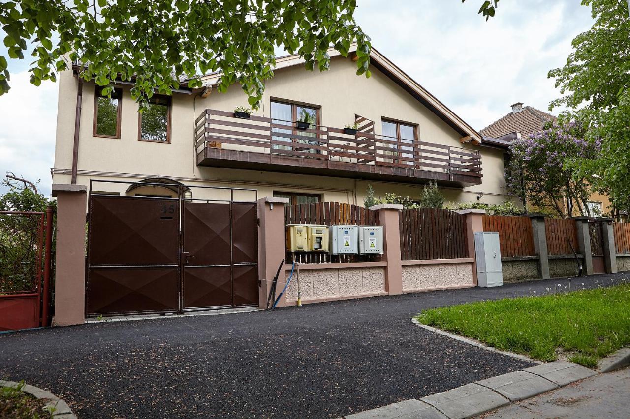 בראשוב Apartament Rozelor מראה חיצוני תמונה