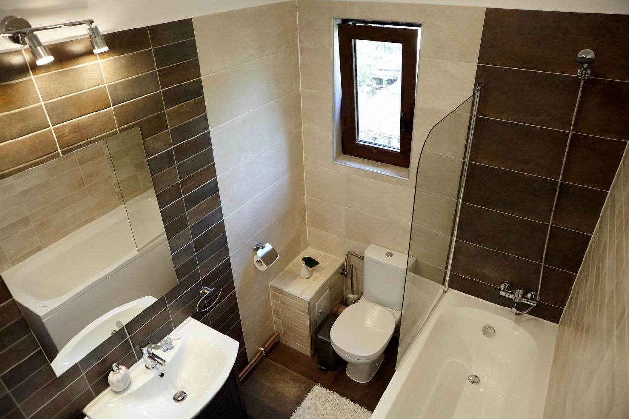 בראשוב Apartament Rozelor מראה חיצוני תמונה